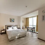 Beachfront Pool & Sea View Stduio In Berlin Διαμέρισμα