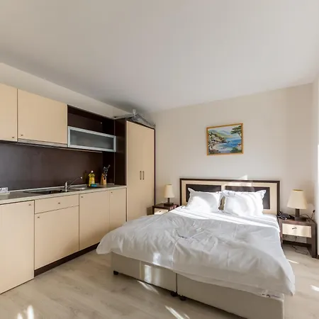 公寓 Beachfront Pool & Sea View Stduio In Berlin 瓦爾納
