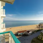 Beachfront Pool & Sea View Stduio In Berlin * Varna