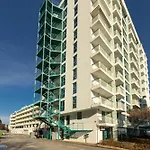 Beachfront Pool & Sea View Stduio In Berlin Appartement *